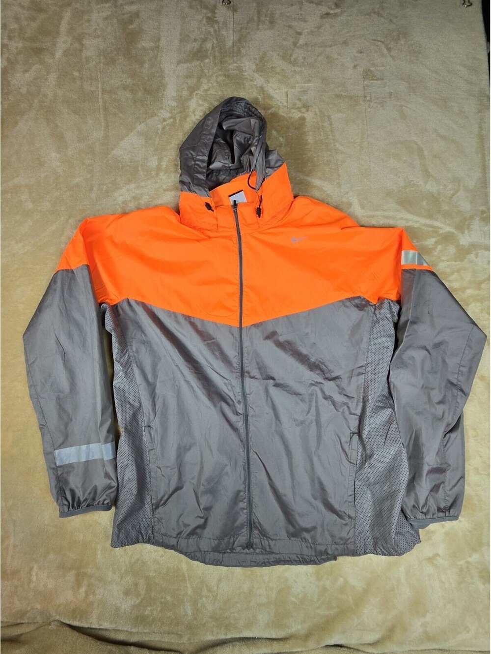 Nike Windbreaker Reflective Lightweight Running Jacket Size XL Orange/Gray
